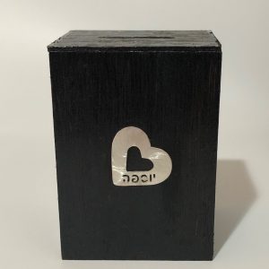 IMG_5009small box small heart varnish